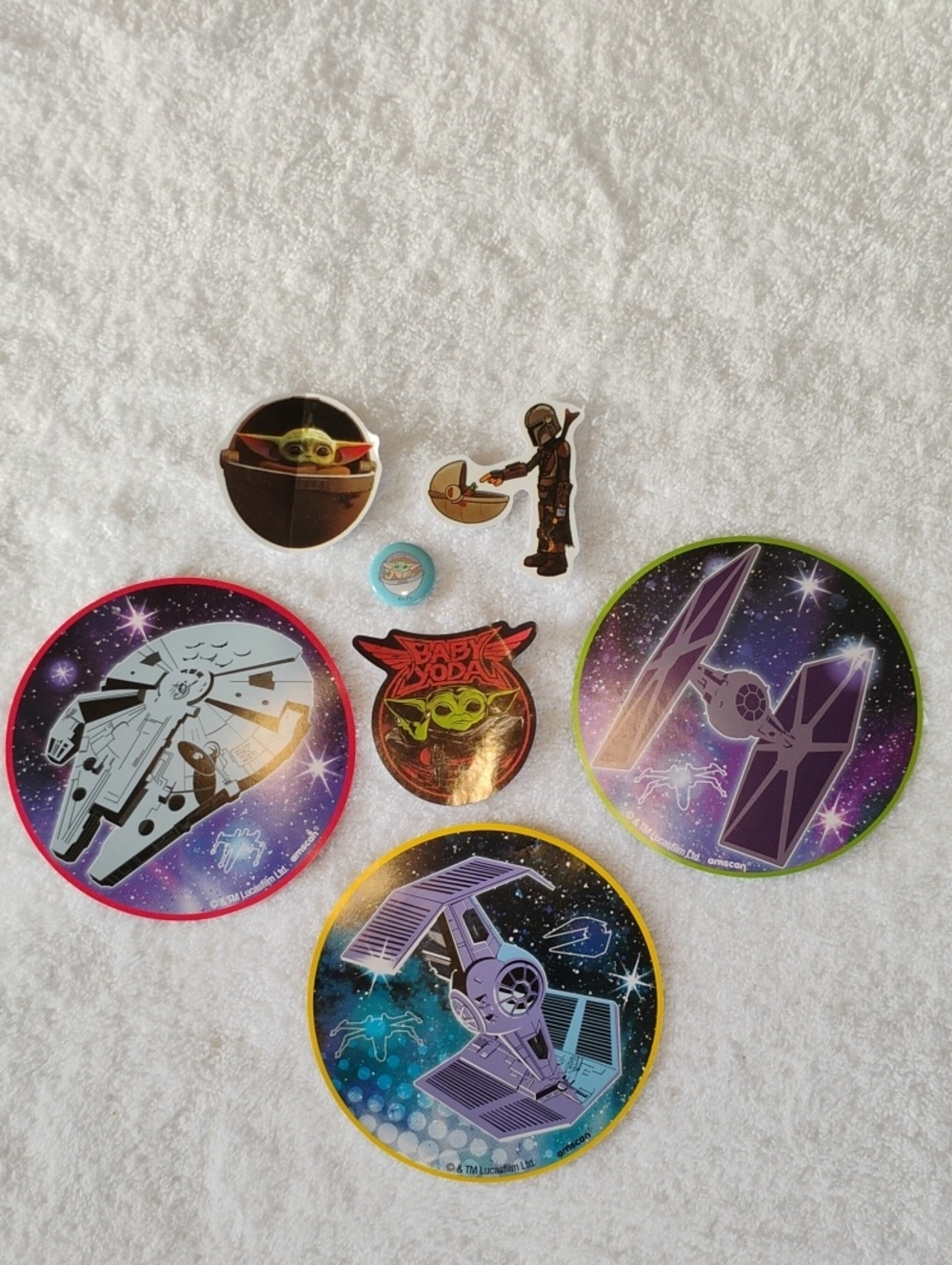 Star Wars Collectible Items 3 Stickers 1 Pin 3 Decorative Disks